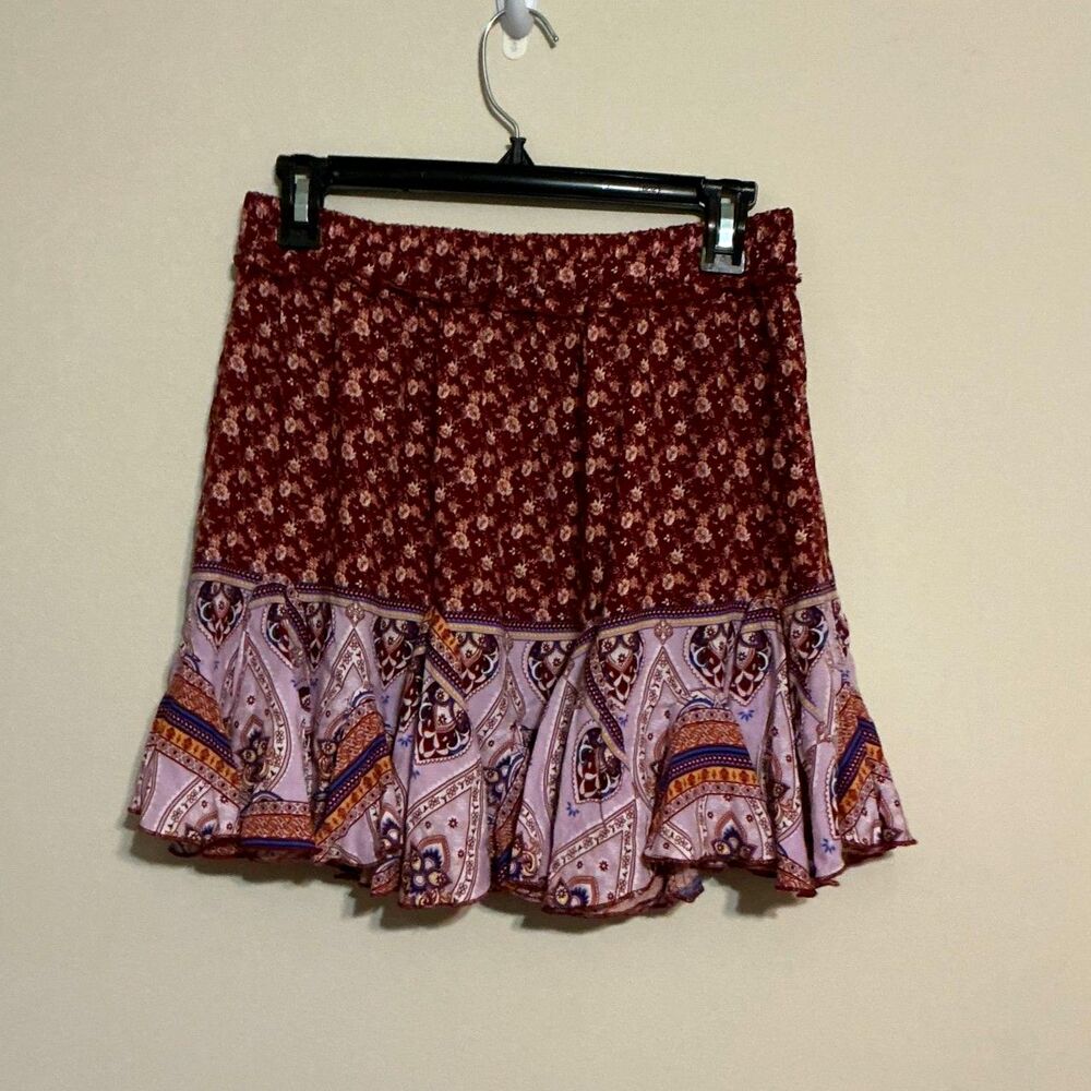 Rue 21 Burgandy Floral Purple Paisley Mini elastic waist skirt Ruffle hem